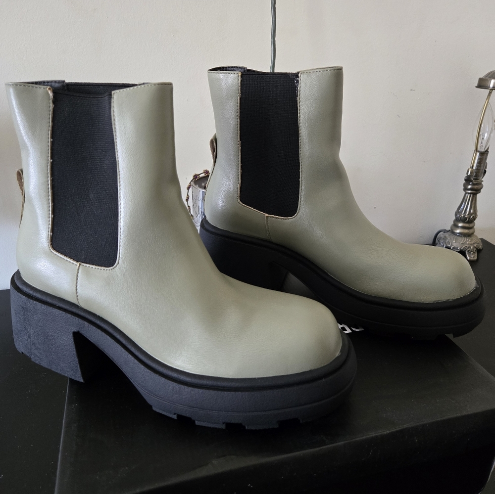 Women's Cream Ankle Boots